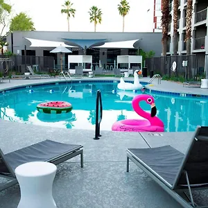 Hotel Moxy Phoenix Tempe/asu Area